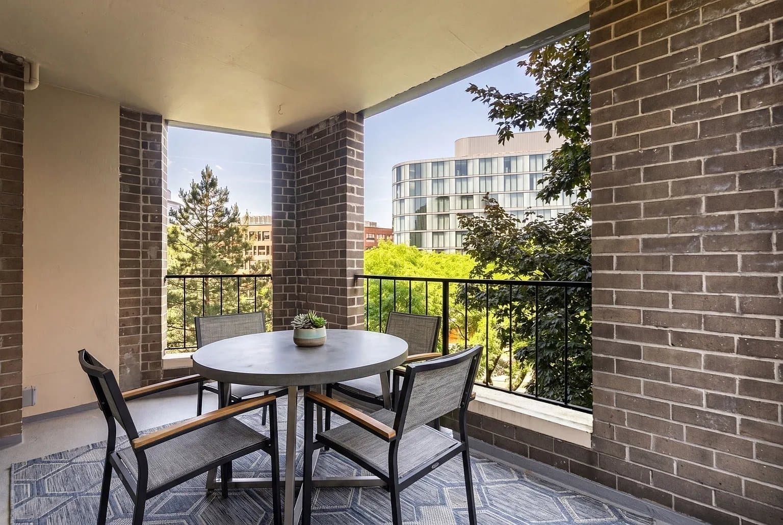 Brookline Condo: 33 pond ave