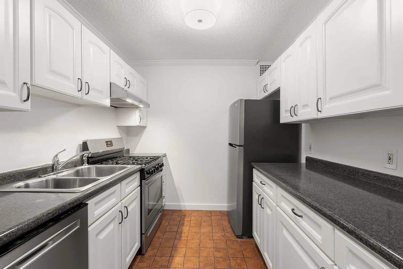 Brookline Condo: 33 pond ave