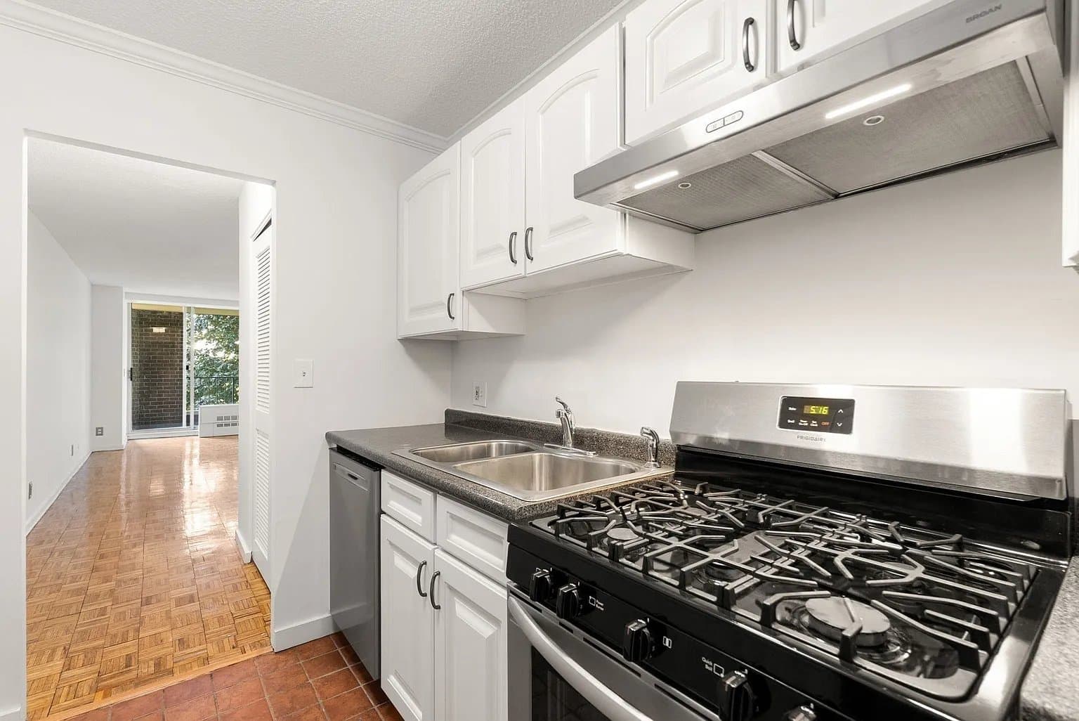 Brookline Condo: 33 pond ave