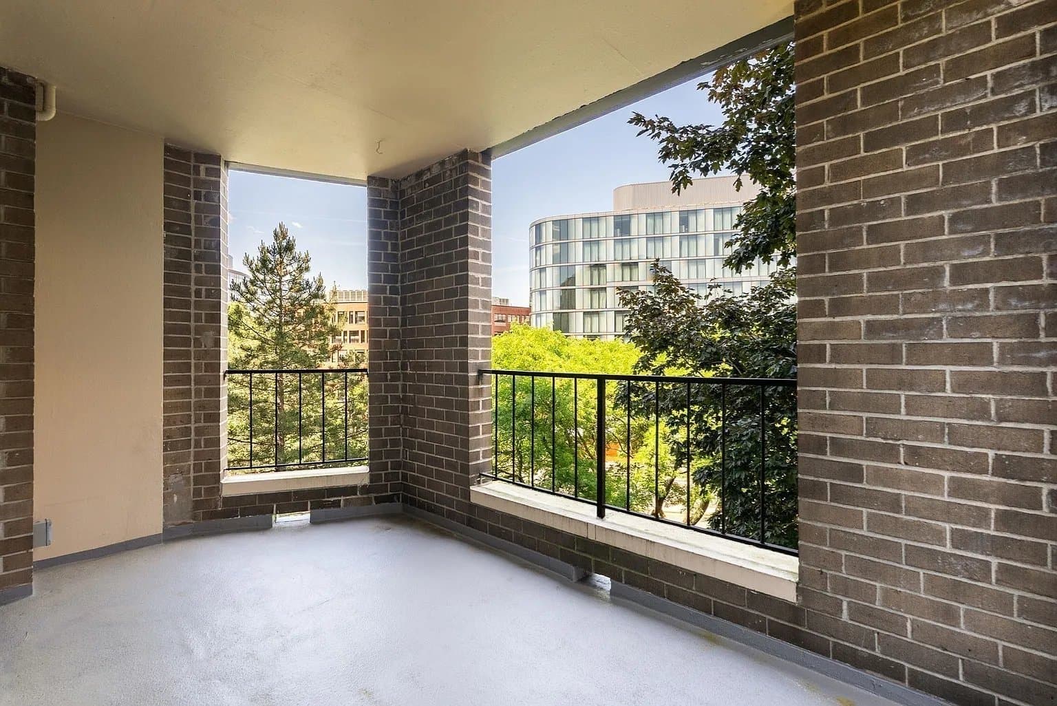 Brookline Condo: 33 pond ave