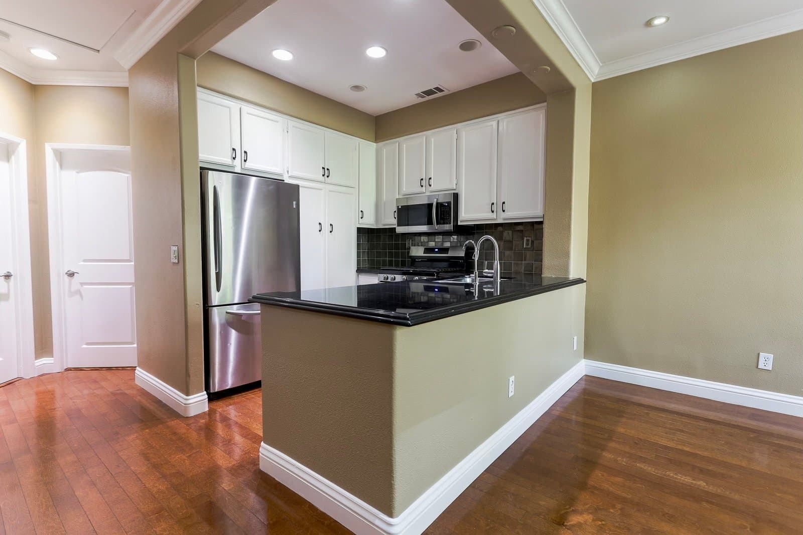 Carlsbad Townhome: 6106 Rancho Brida