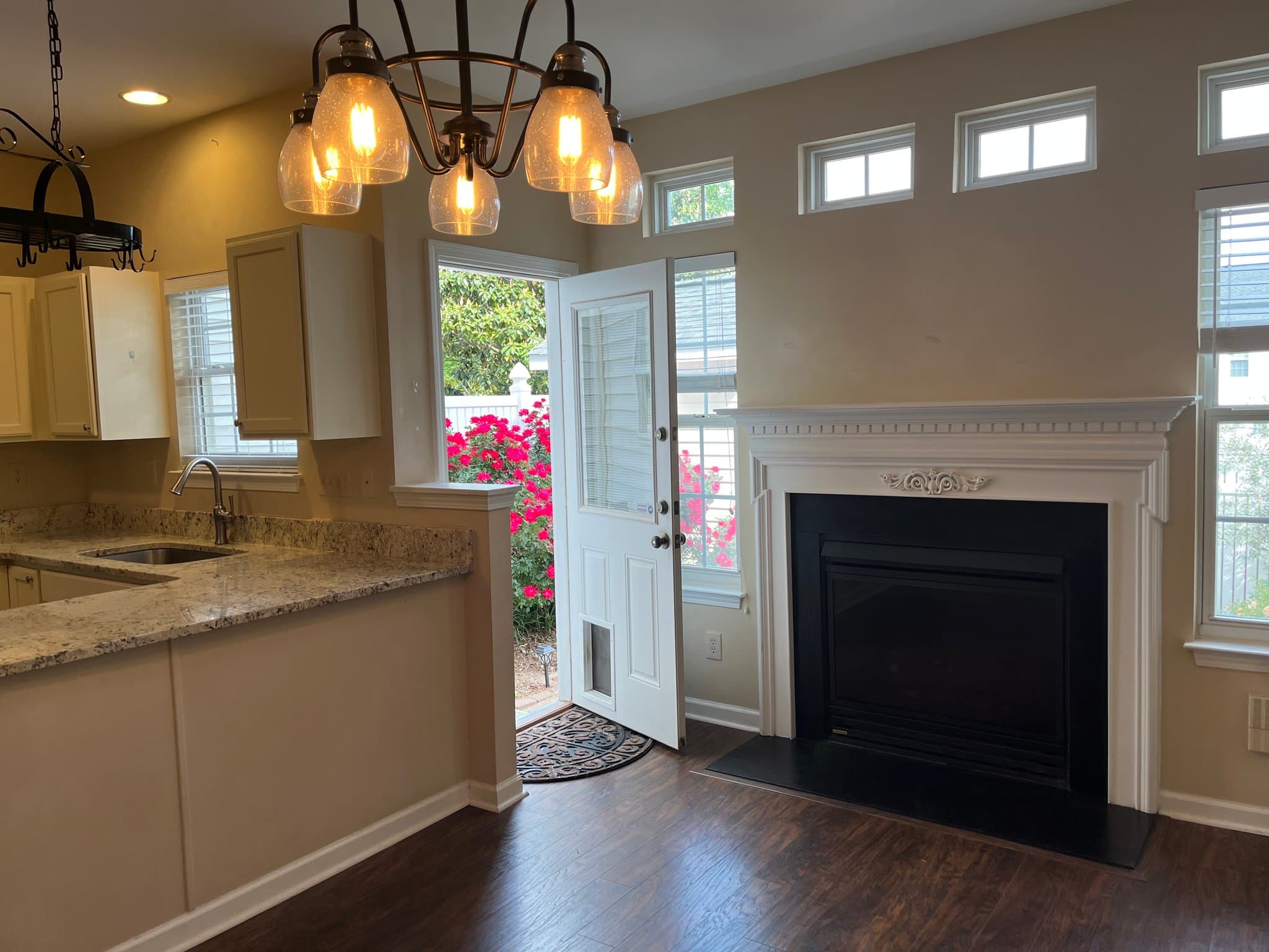 Cornelius House: 18626 Oakhurst Blvd, Cornelius NC