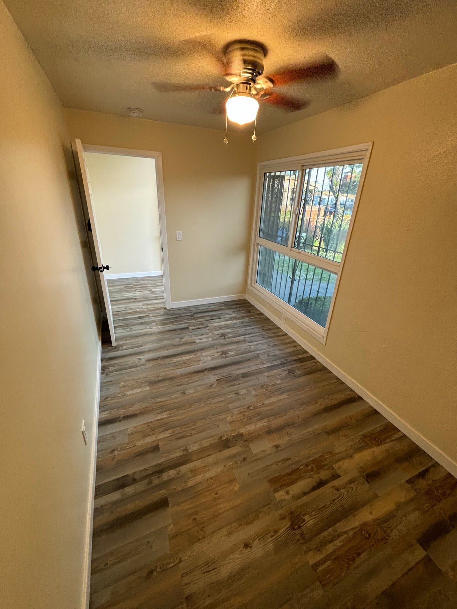 Los Angeles Single Room: 1129 E 103rd St, Los Angeles, CA 90002