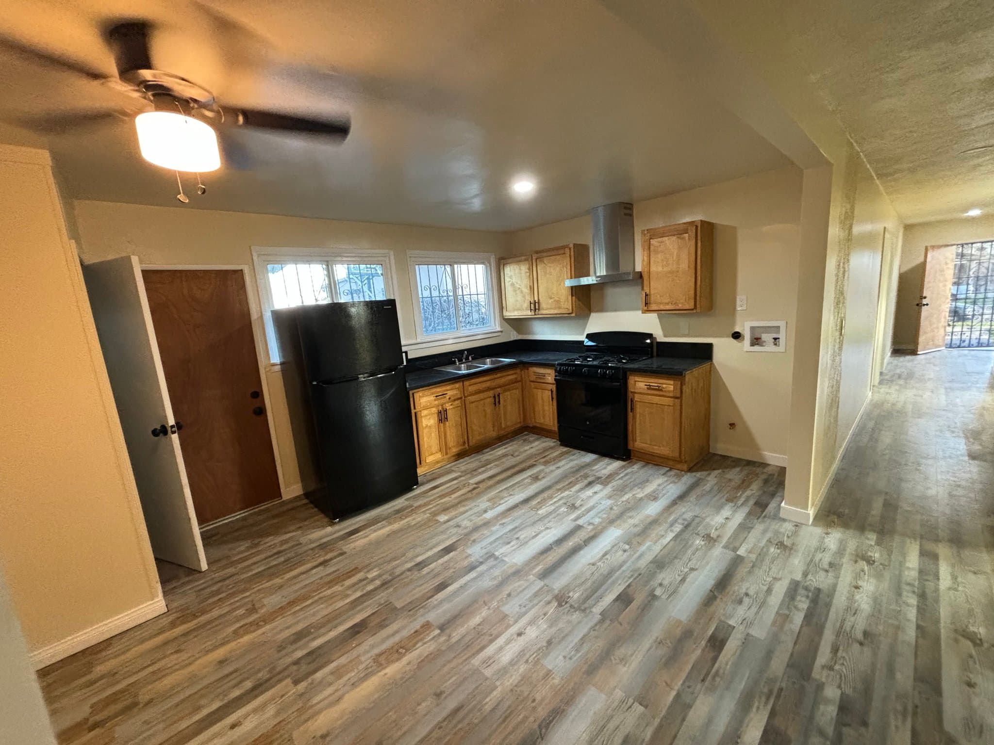 Los Angeles Single Room: 1129 E 103rd St, Los Angeles, CA 90002