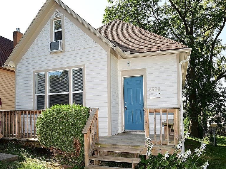 Omaha House: 4529 Charles St