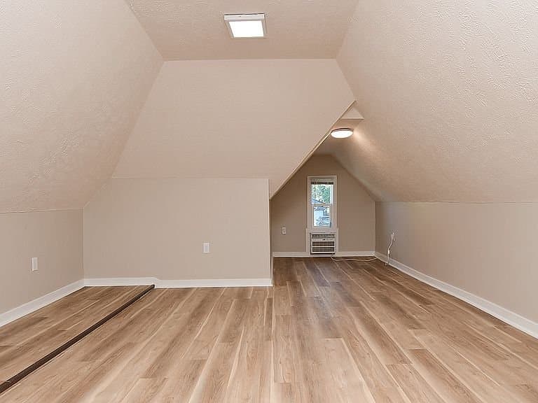 Omaha House: 4529 Charles St
