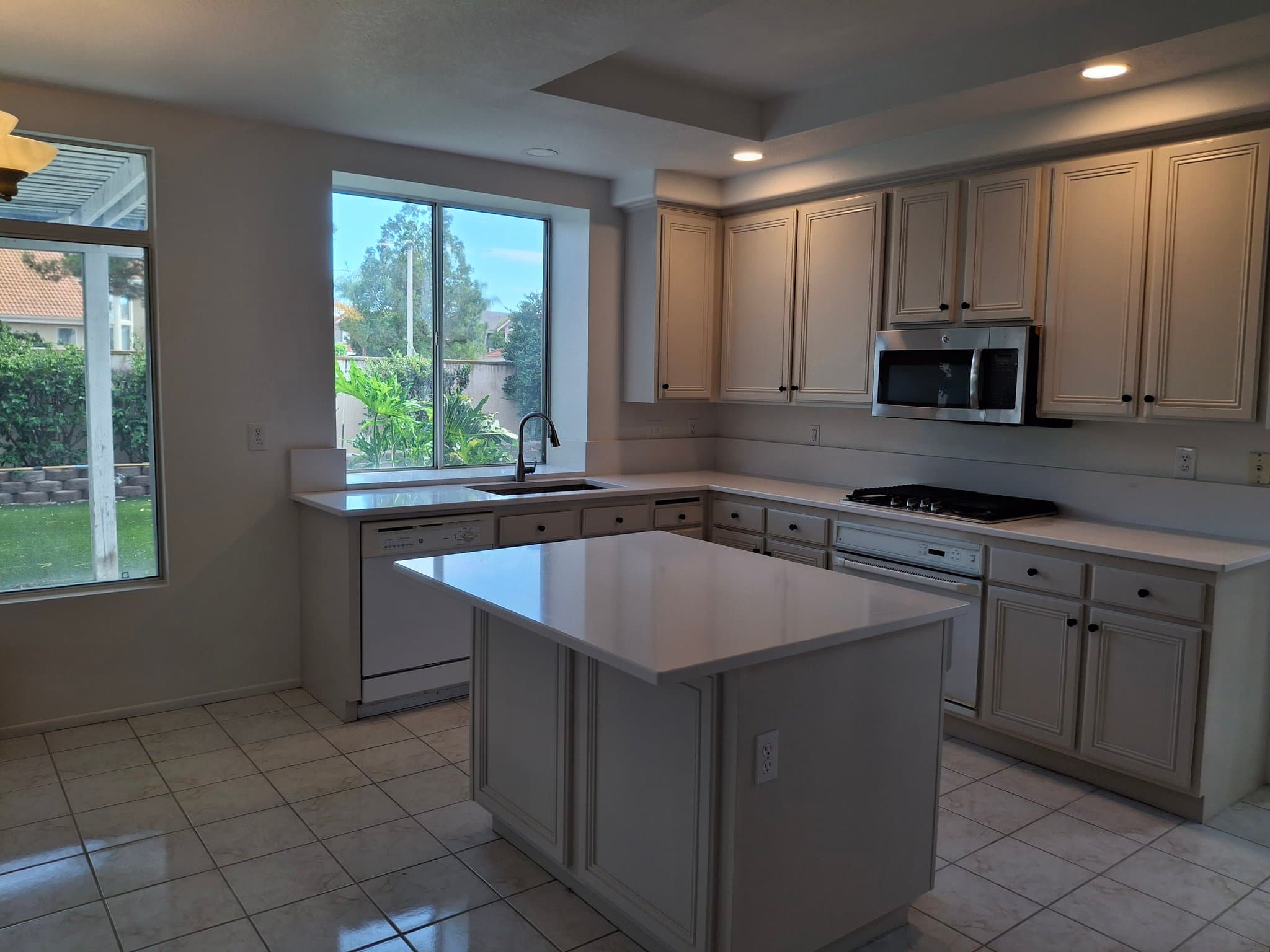 Murrieta House: 30451 Mendocino Way