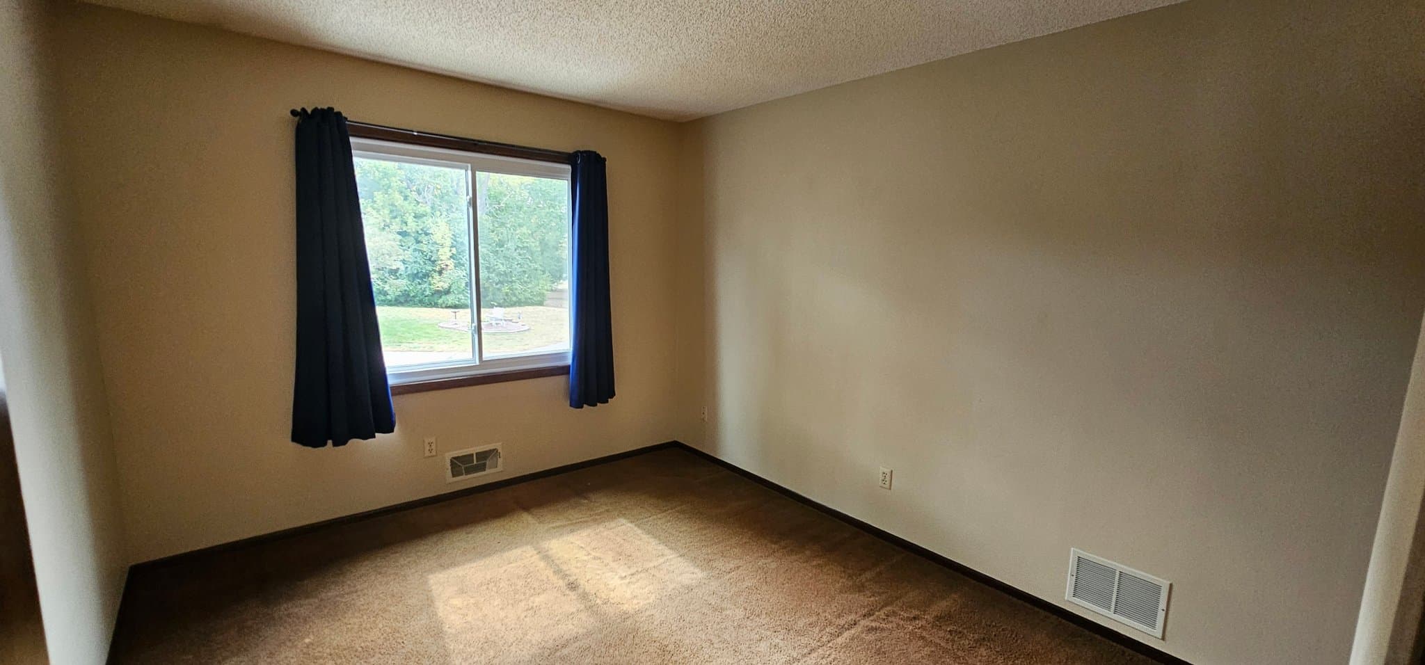 Woodbury Townhome: 2870 Castleford Ct