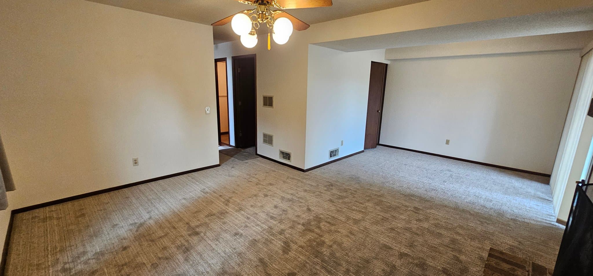 Woodbury Townhome: 2870 Castleford Ct