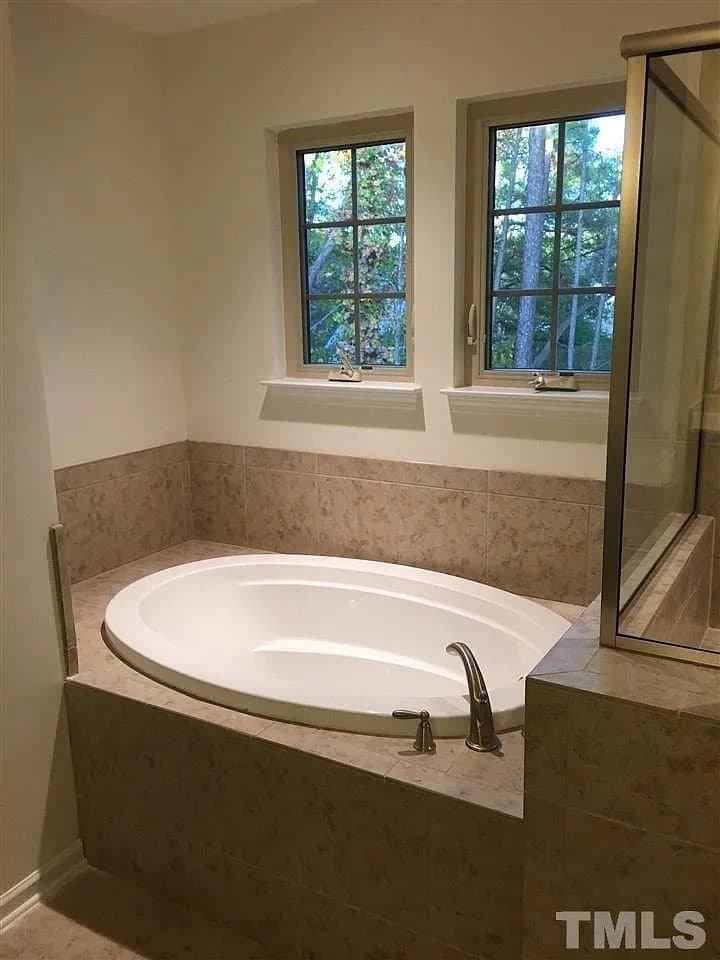 Cary Townhome: 3912 valley Side Court