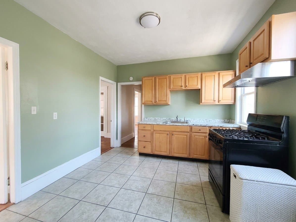 Quincy Multiplex: 16 W Squantum St