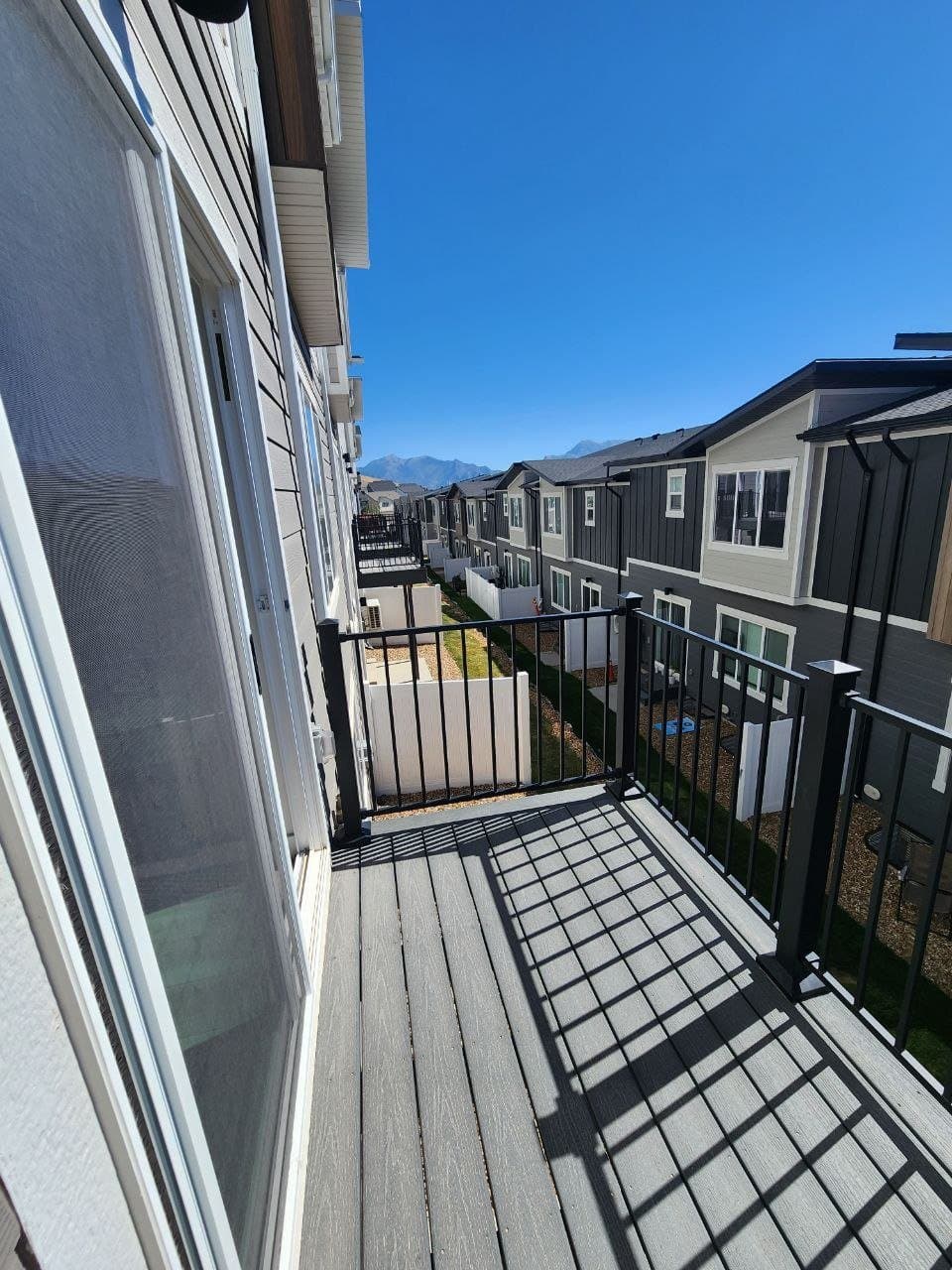 Saratoga Springs Townhome: 1553 W Charmer Ln