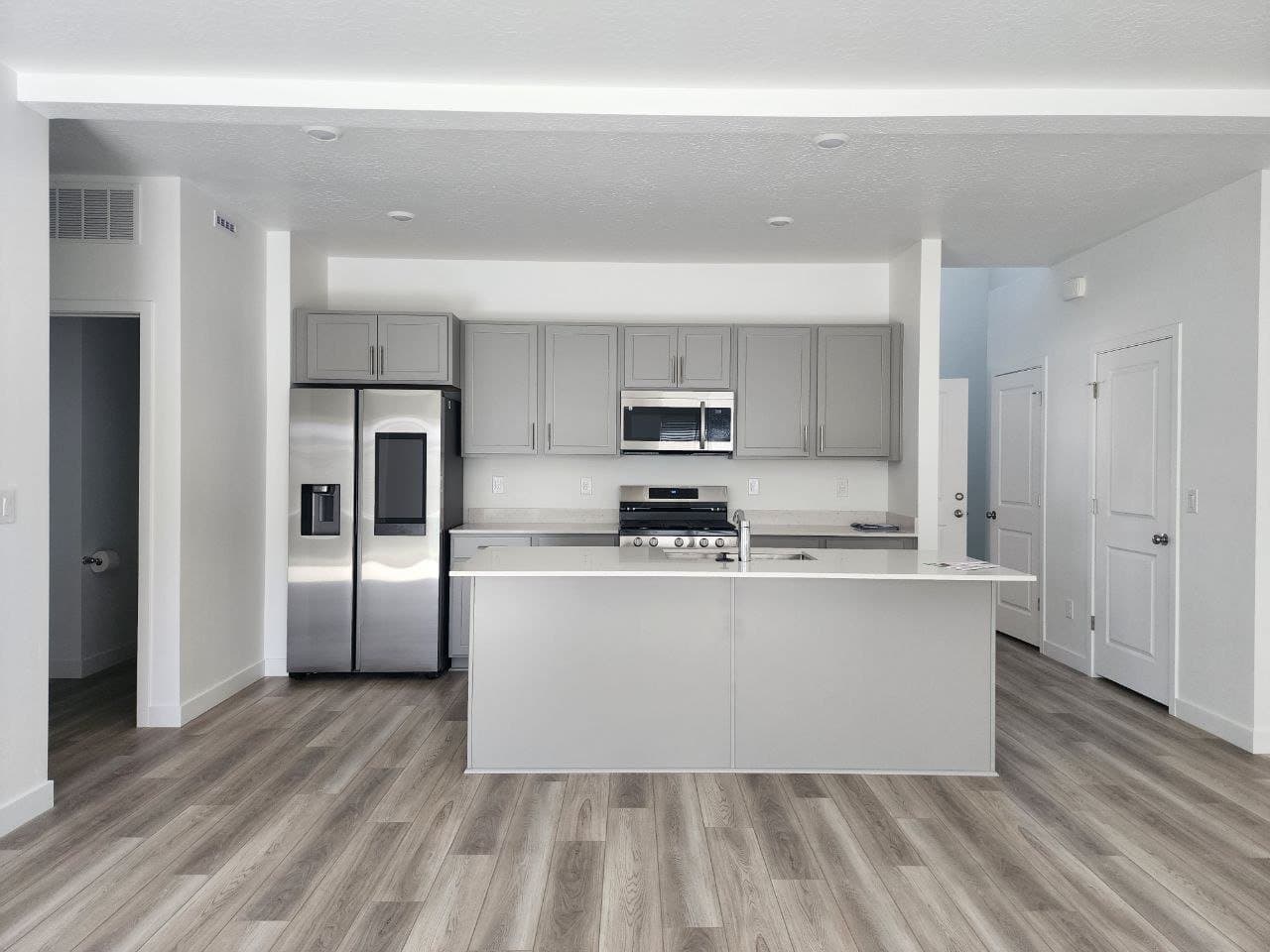 Saratoga Springs Townhome: 1553 W Charmer Ln