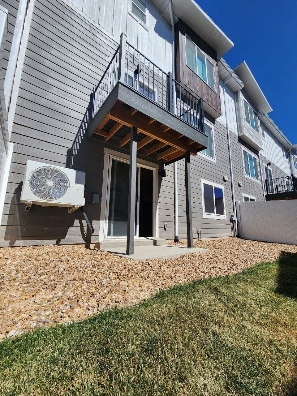 Saratoga Springs Townhome: 1553 W Charmer Ln