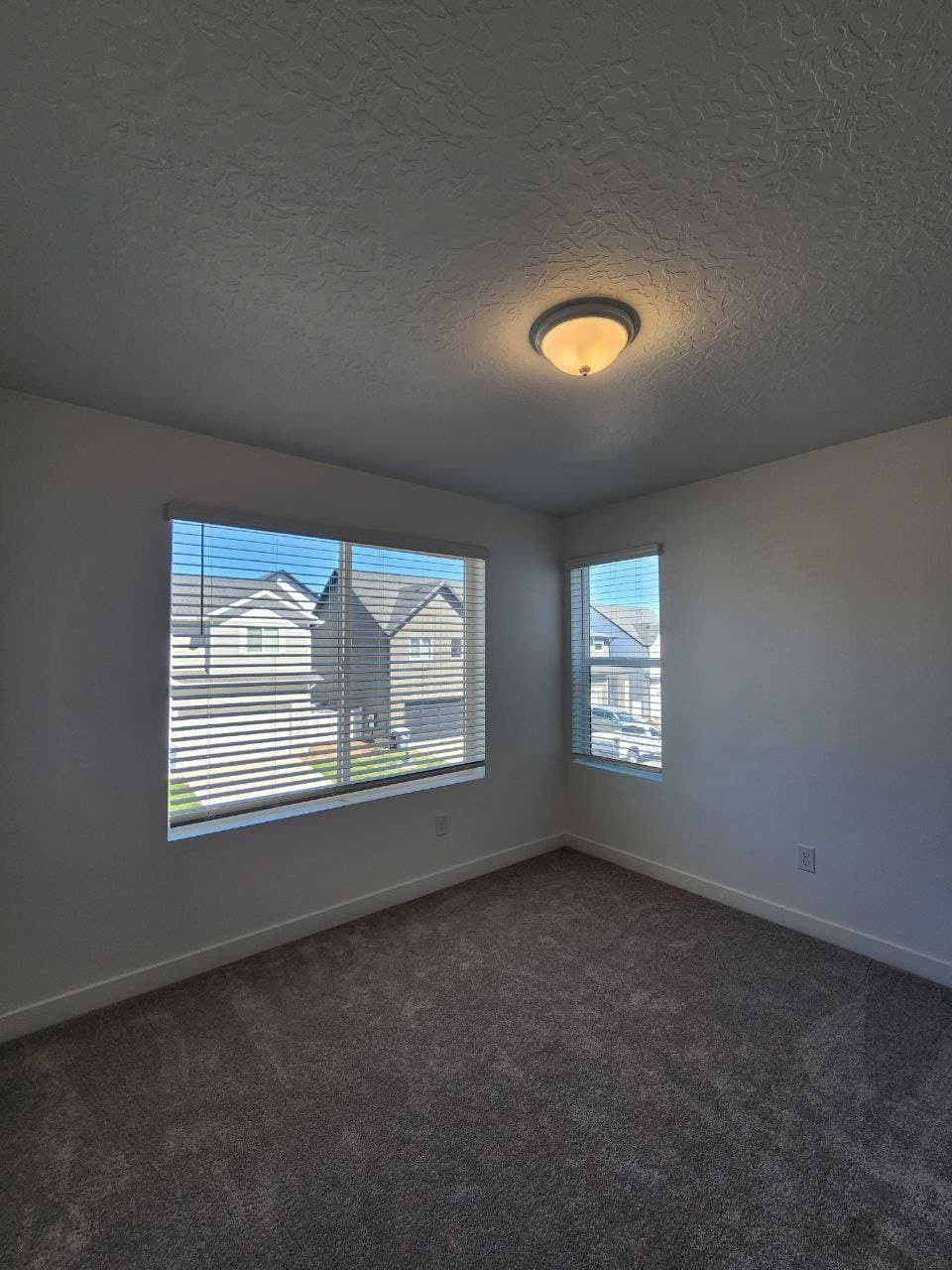 Saratoga Springs Townhome: 1553 W Charmer Ln