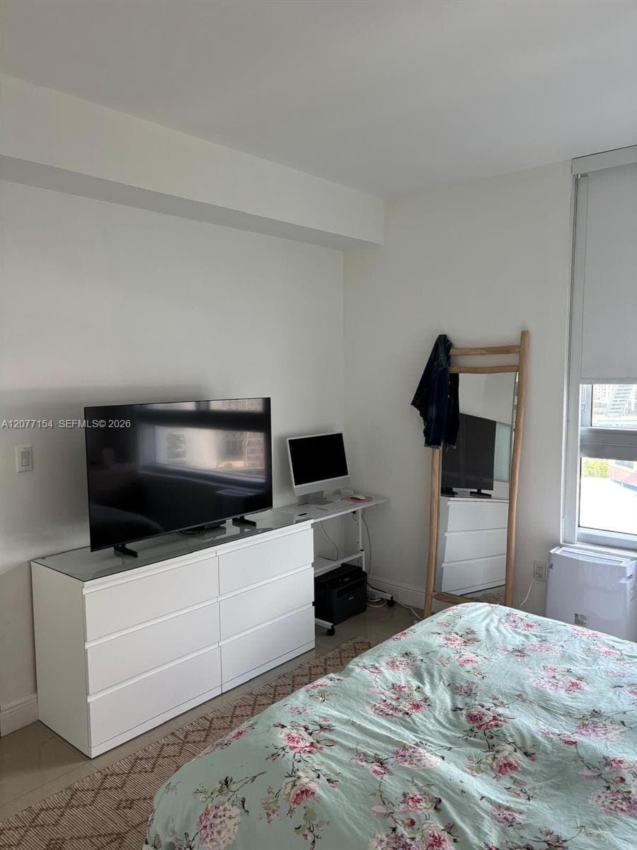 MIAMI Condo: 90 SW 3rd St