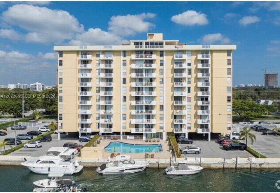 NORTH MIAMI Condo: 2000 NE 135th St