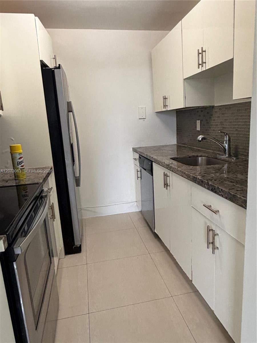 NORTH MIAMI Condo: 2000 NE 135th St