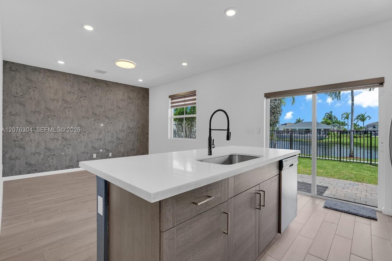 HOMESTEAD Townhome: 805 SE 18th St
