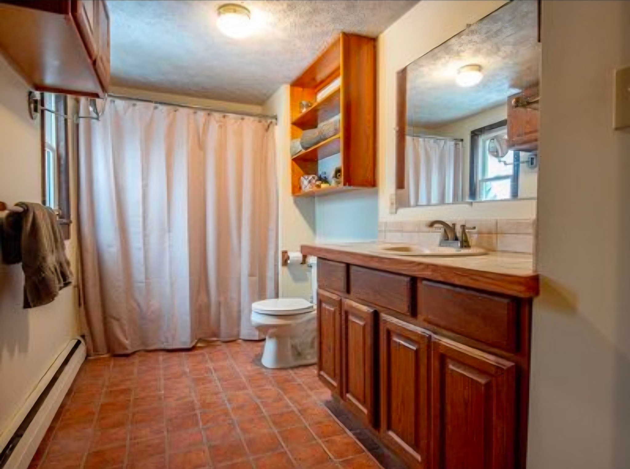 Rumney House: 984 Quincy Rd