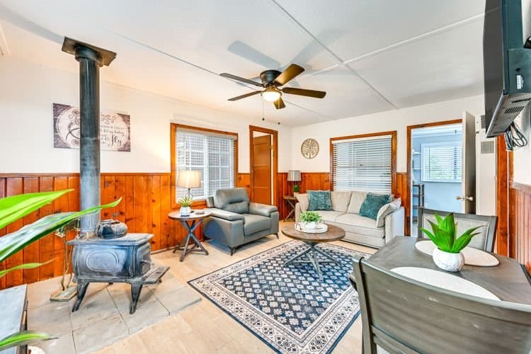 Mt. Laguna House: 10545 Sunrise Highway