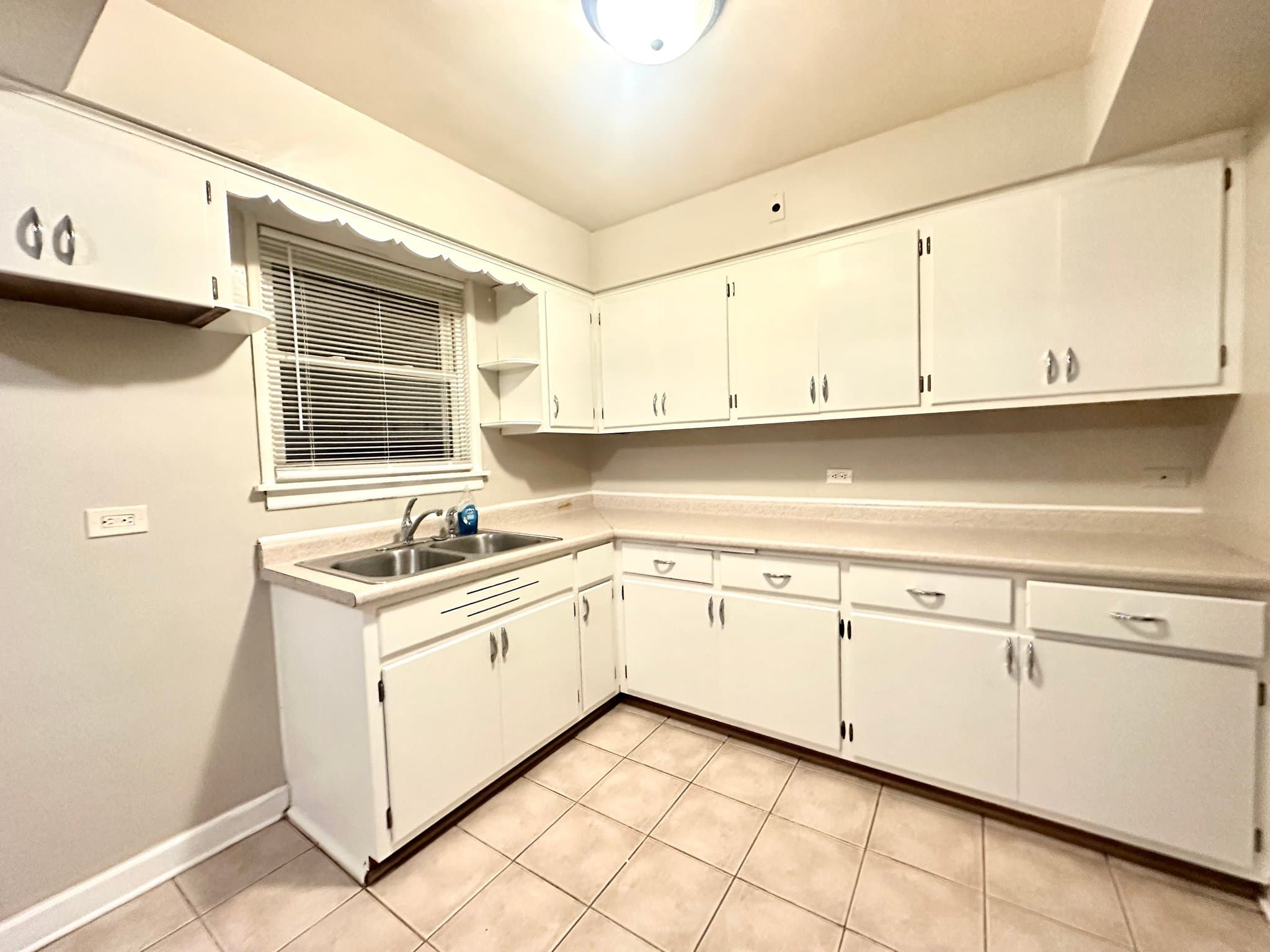 Cicero Apartment: 2533 S 57th Ct. #1