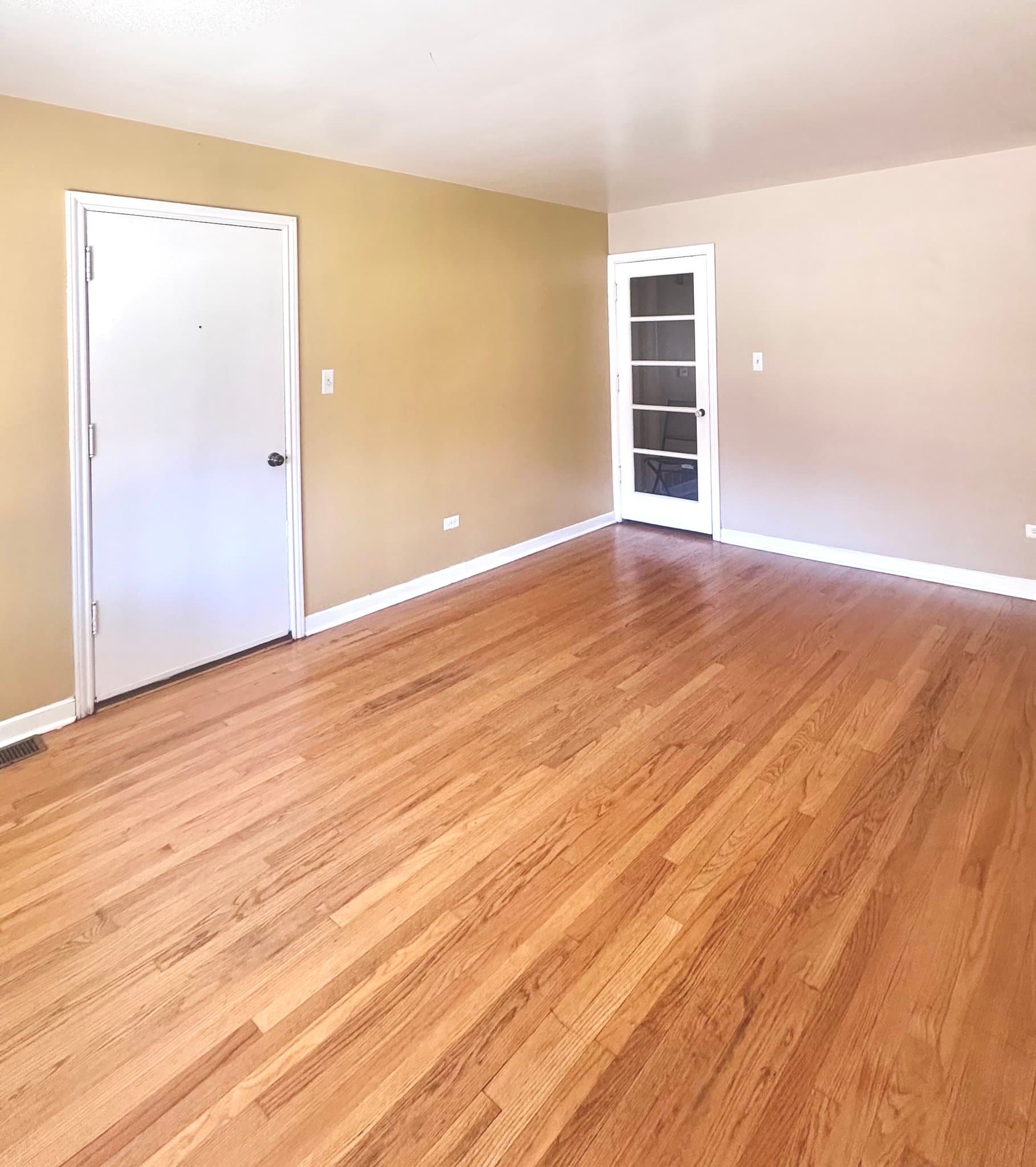Cicero Apartment: 2533 S 57th Ct. #1