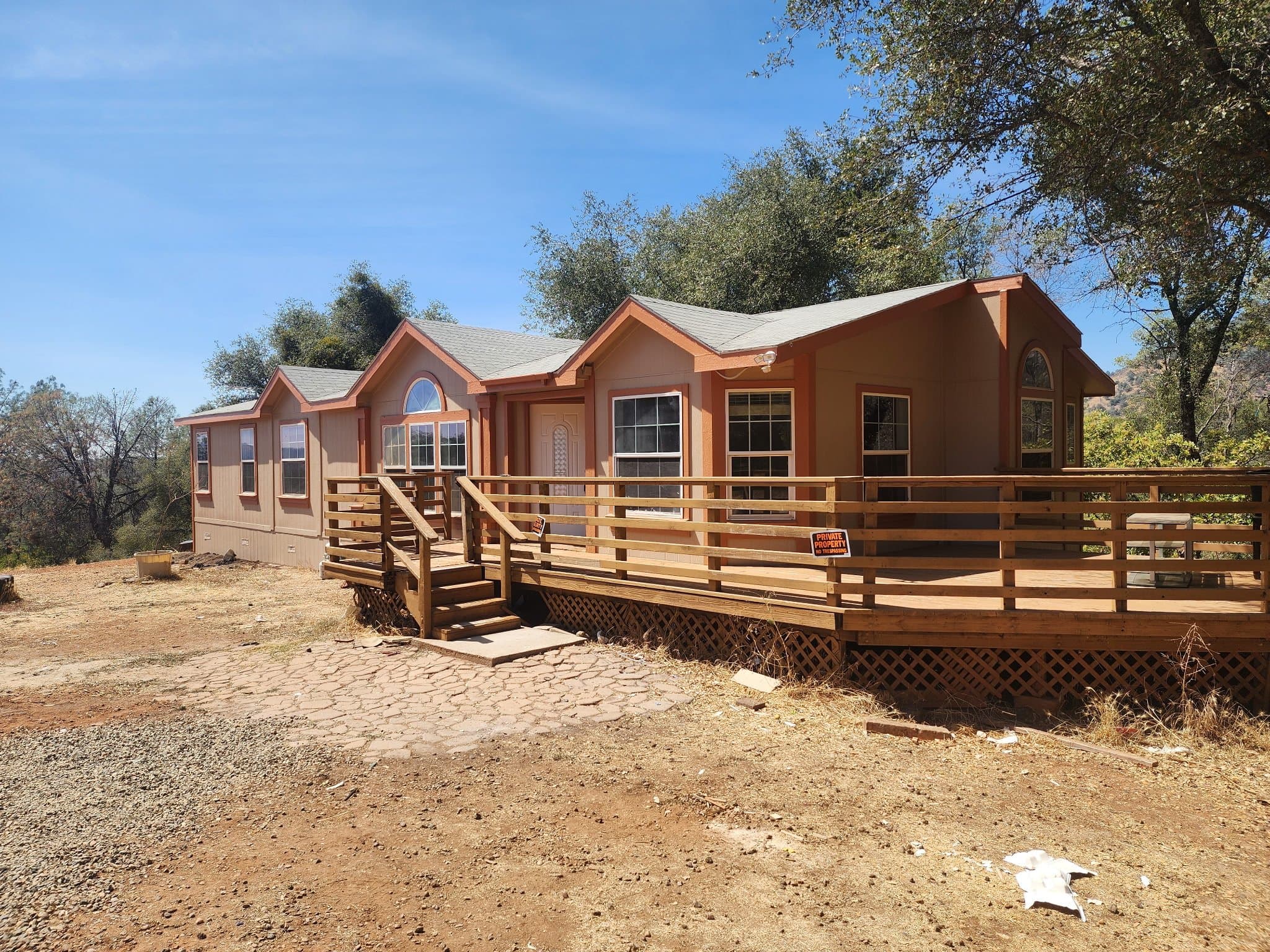 Mariposa House: 5702 Highway 49 North