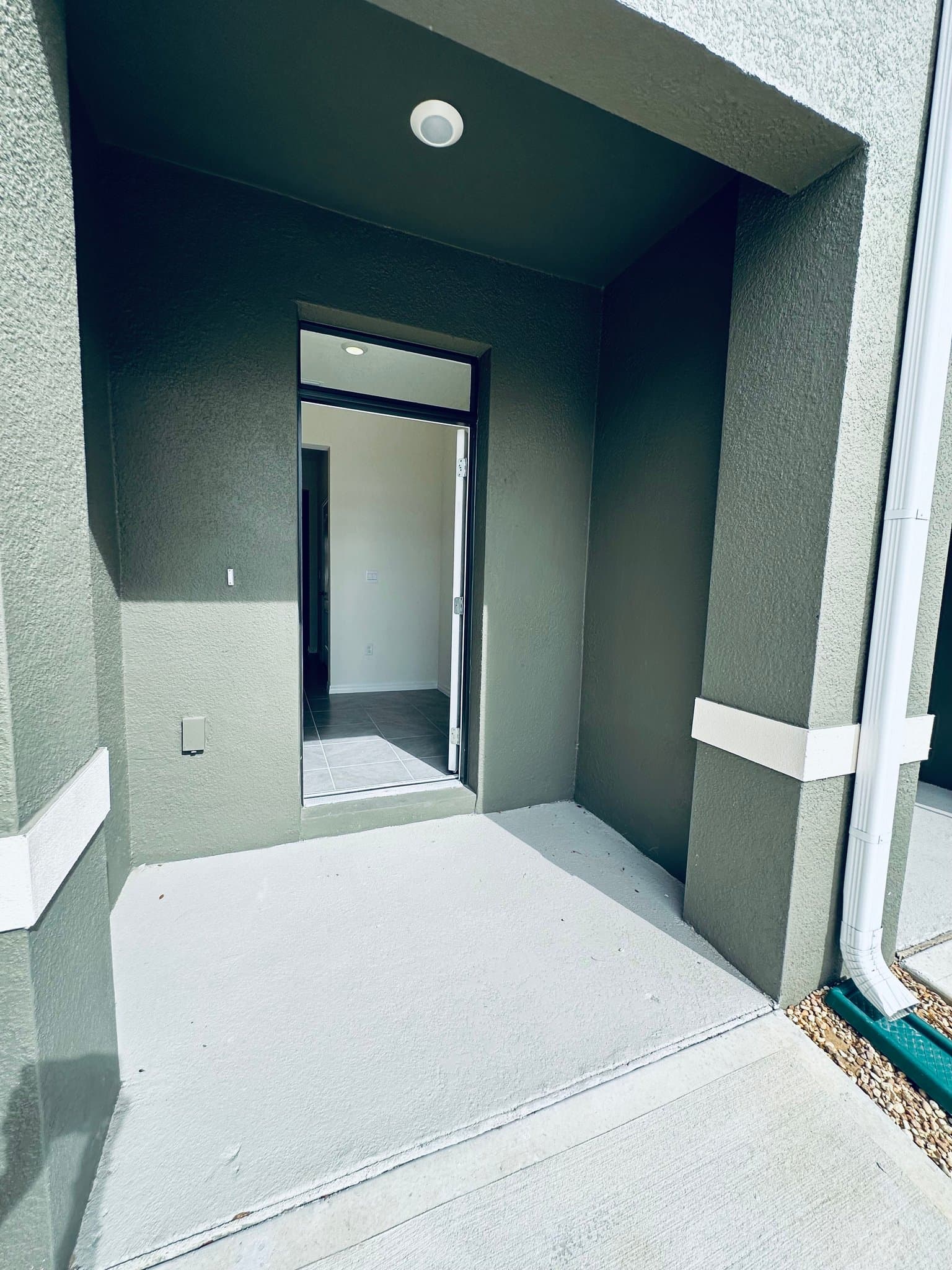 Davenport Townhome: 1232 Draintree St