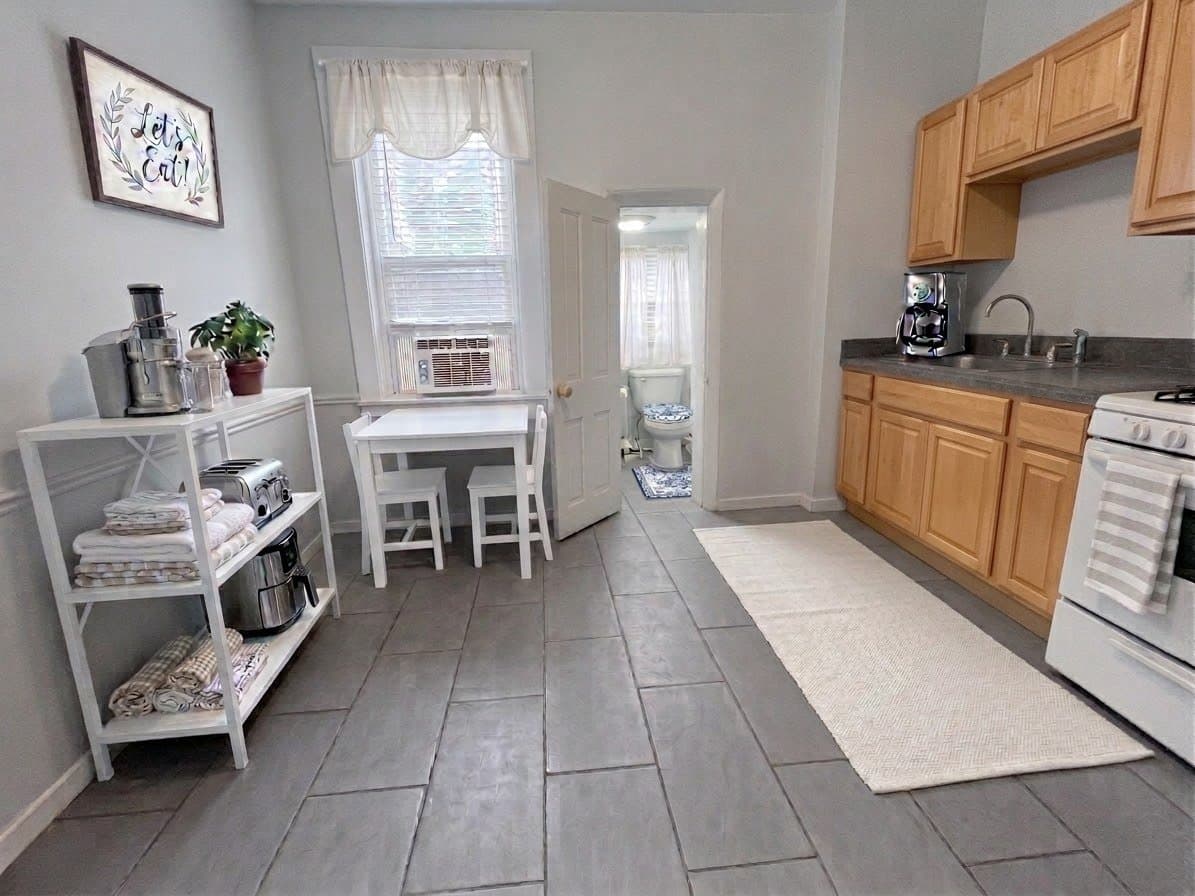 Salt Lake City Apartment: 483 E 1st Ave
