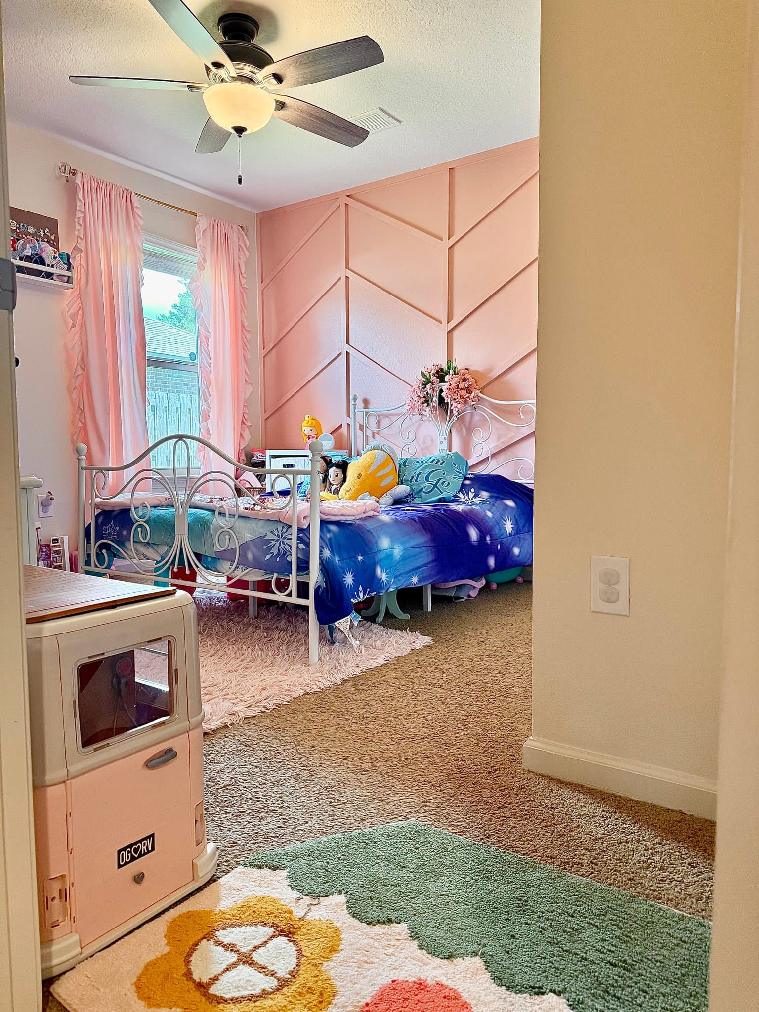 Crestview House: 350 Merlin Ct