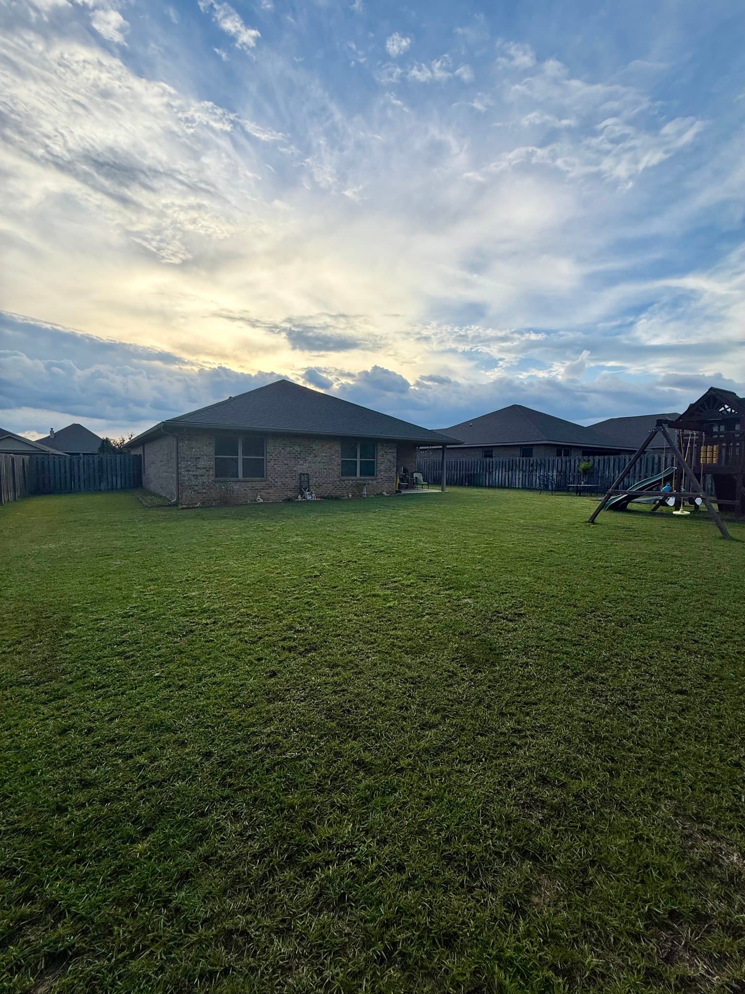 Crestview House: 350 Merlin Ct