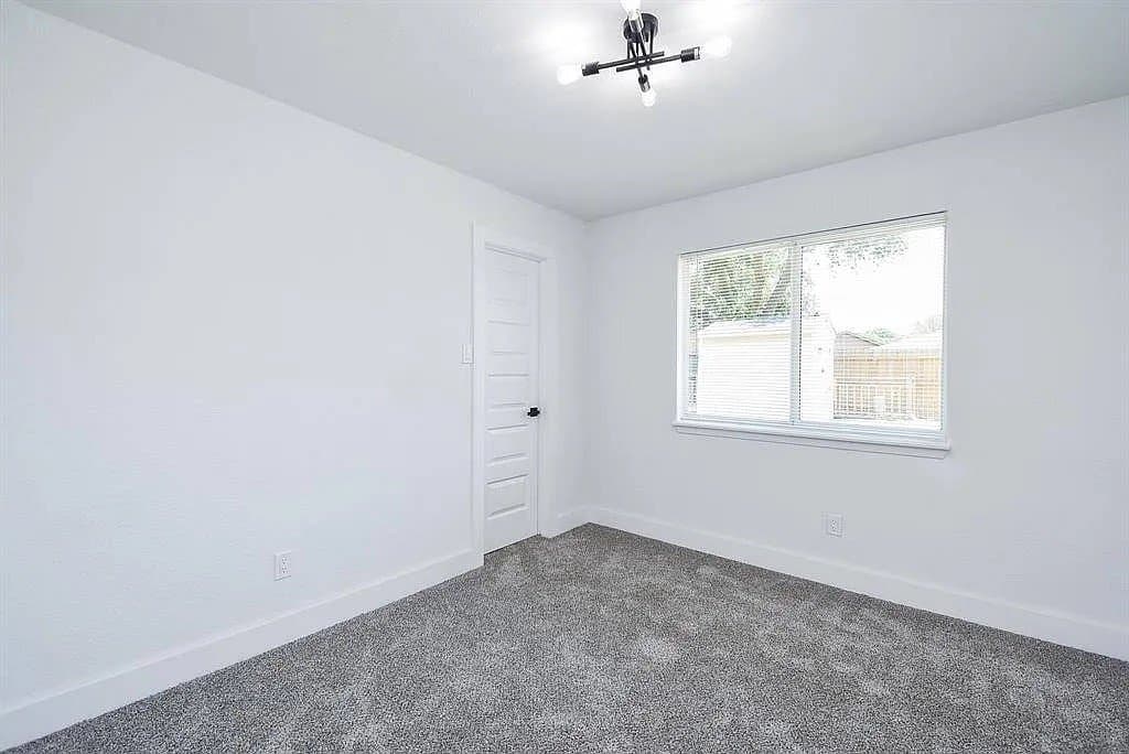 Houston House: 7418 Dew Mist Ln