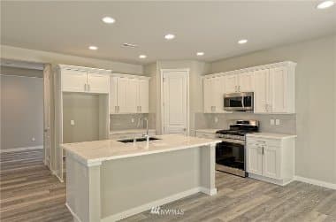 Marysville Single Room: 17741 26th DR NE