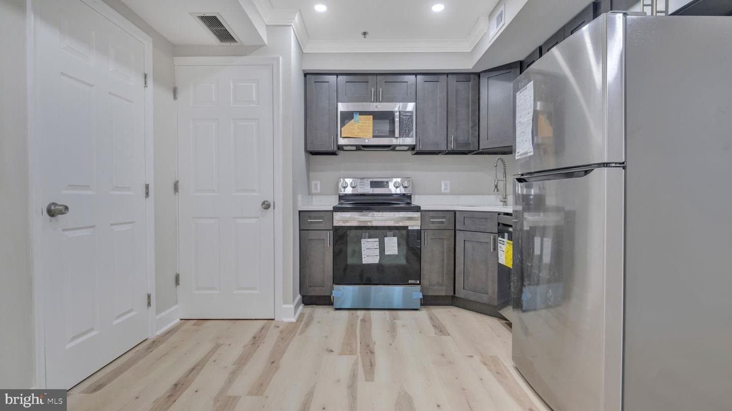 Washington Apartment: 1_8th Street, NE