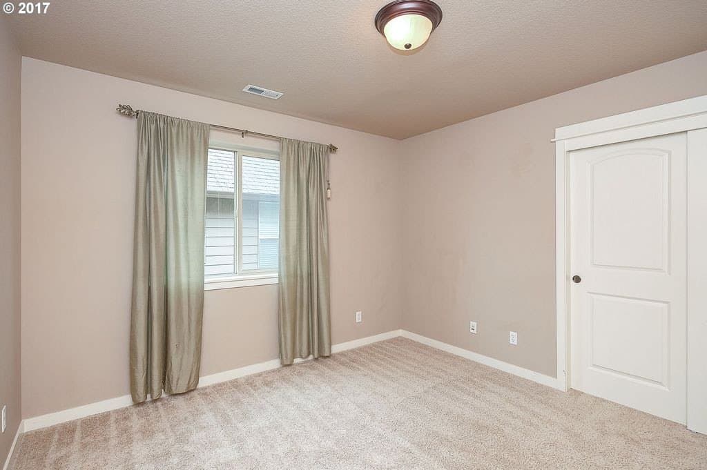 Hillsboro House: 6146 NE Ridgestone Ct