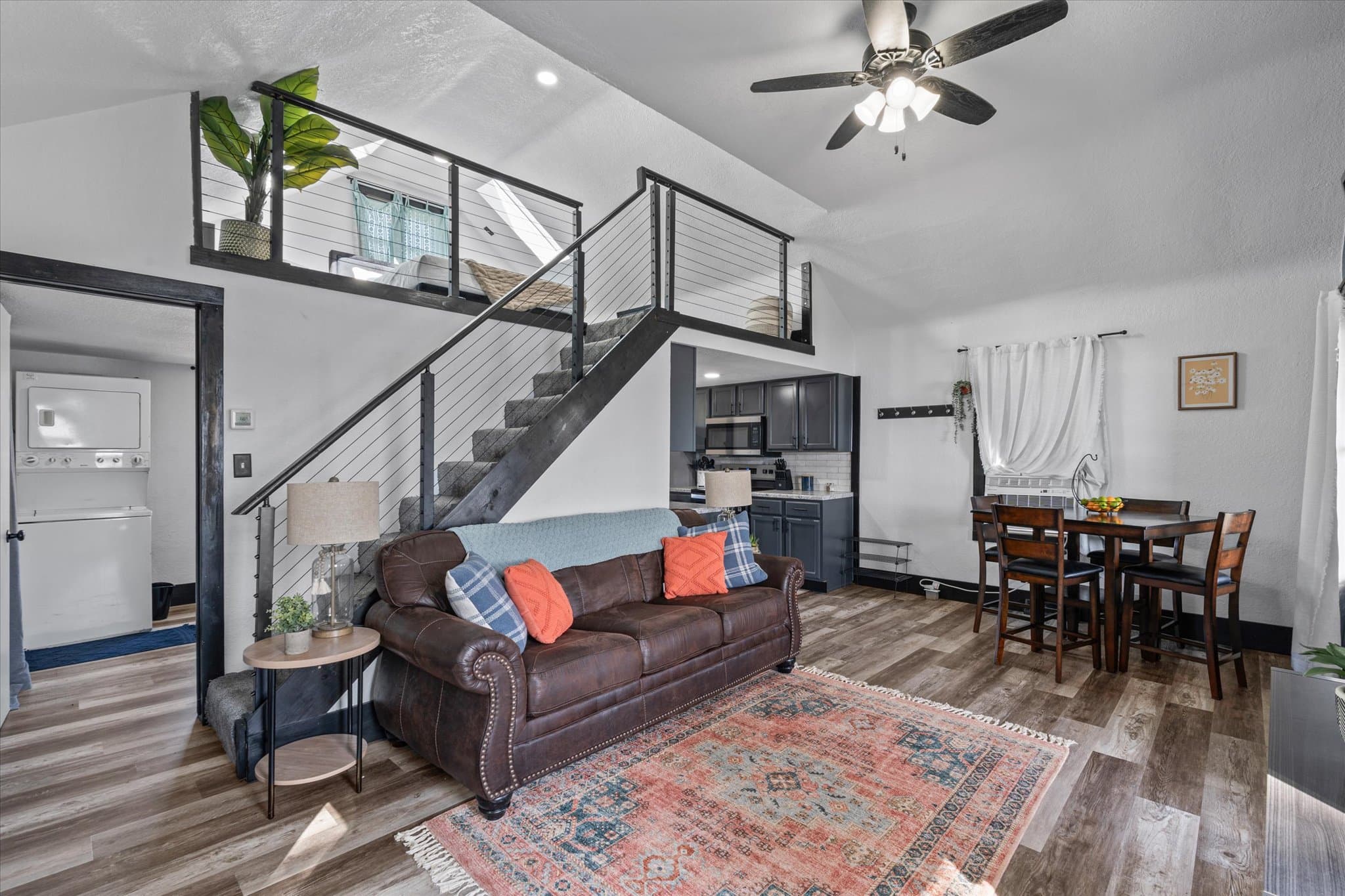 Pleasant Valley House: 17431 246th Ave