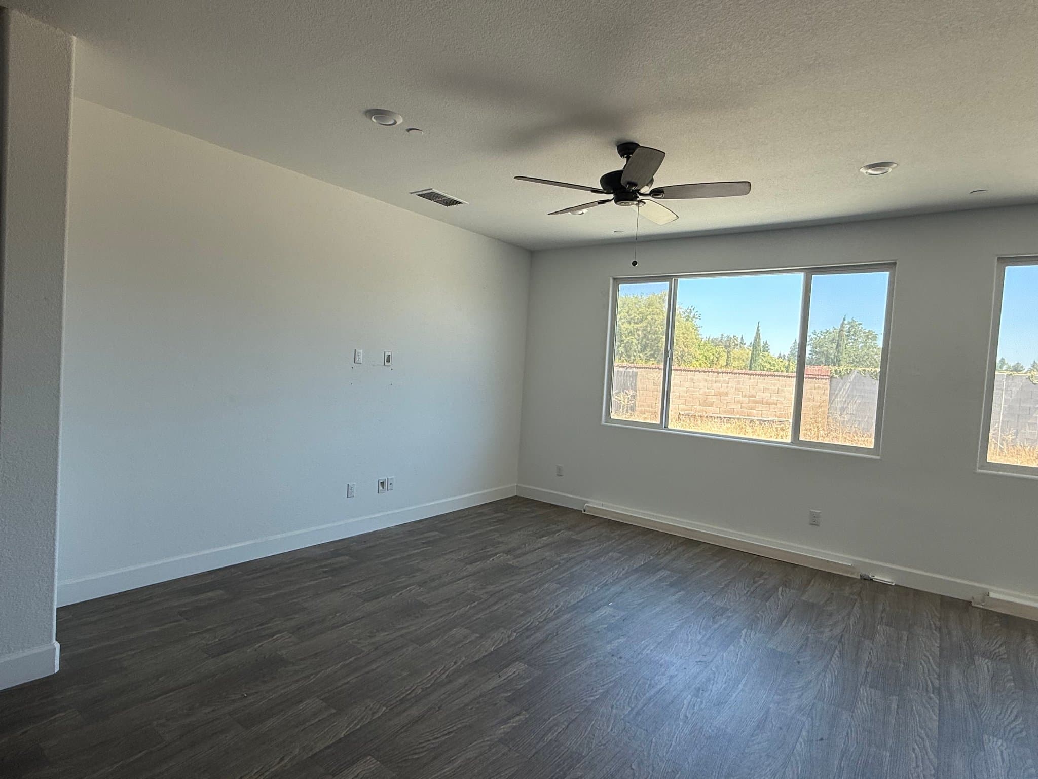 Merced House: 2415 Explorador Dr