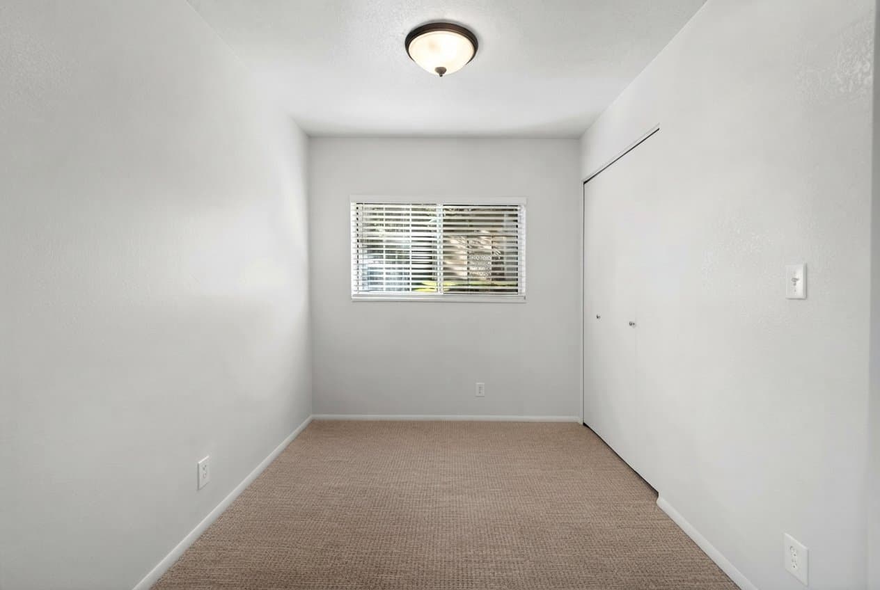 Midvale Condo: 1222 E Waterside Cv