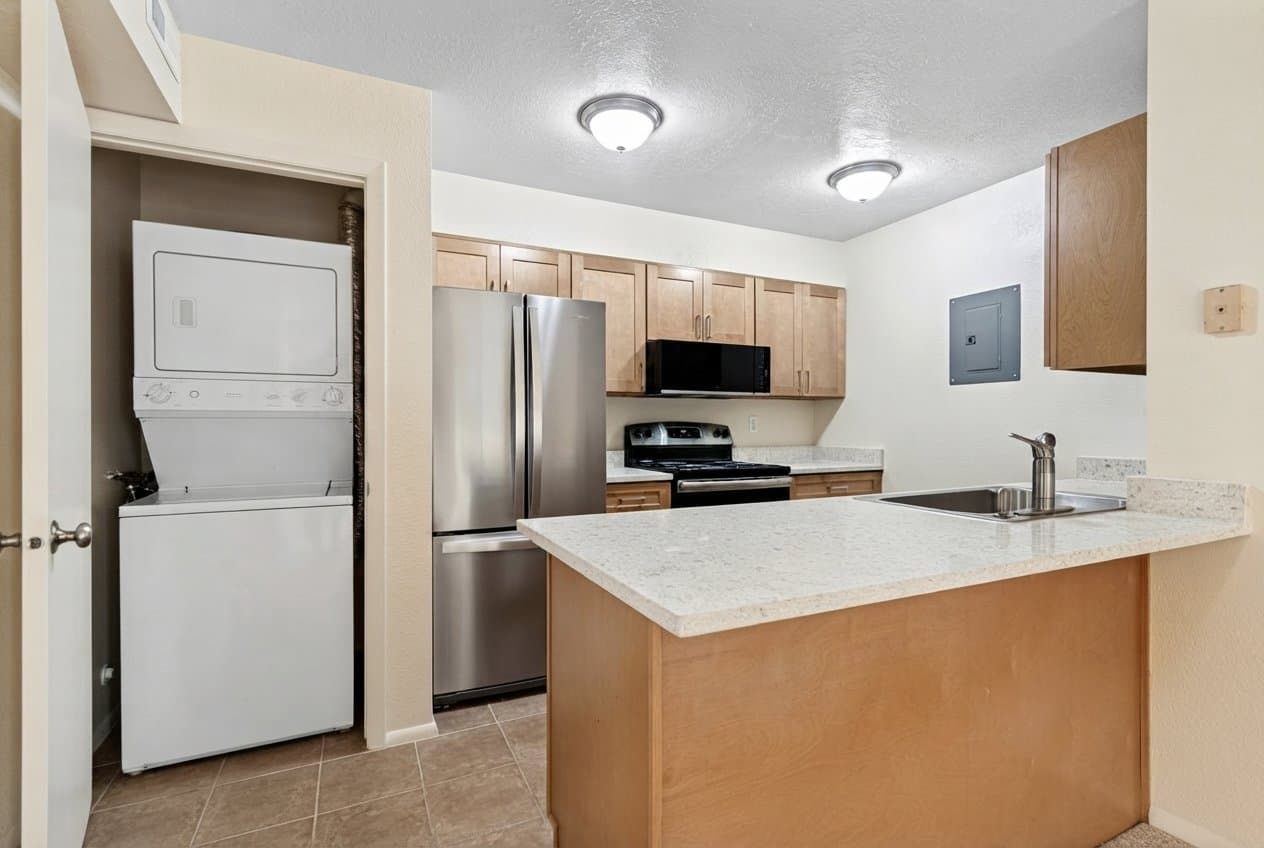 Midvale Condo: 1222 E Waterside Cv