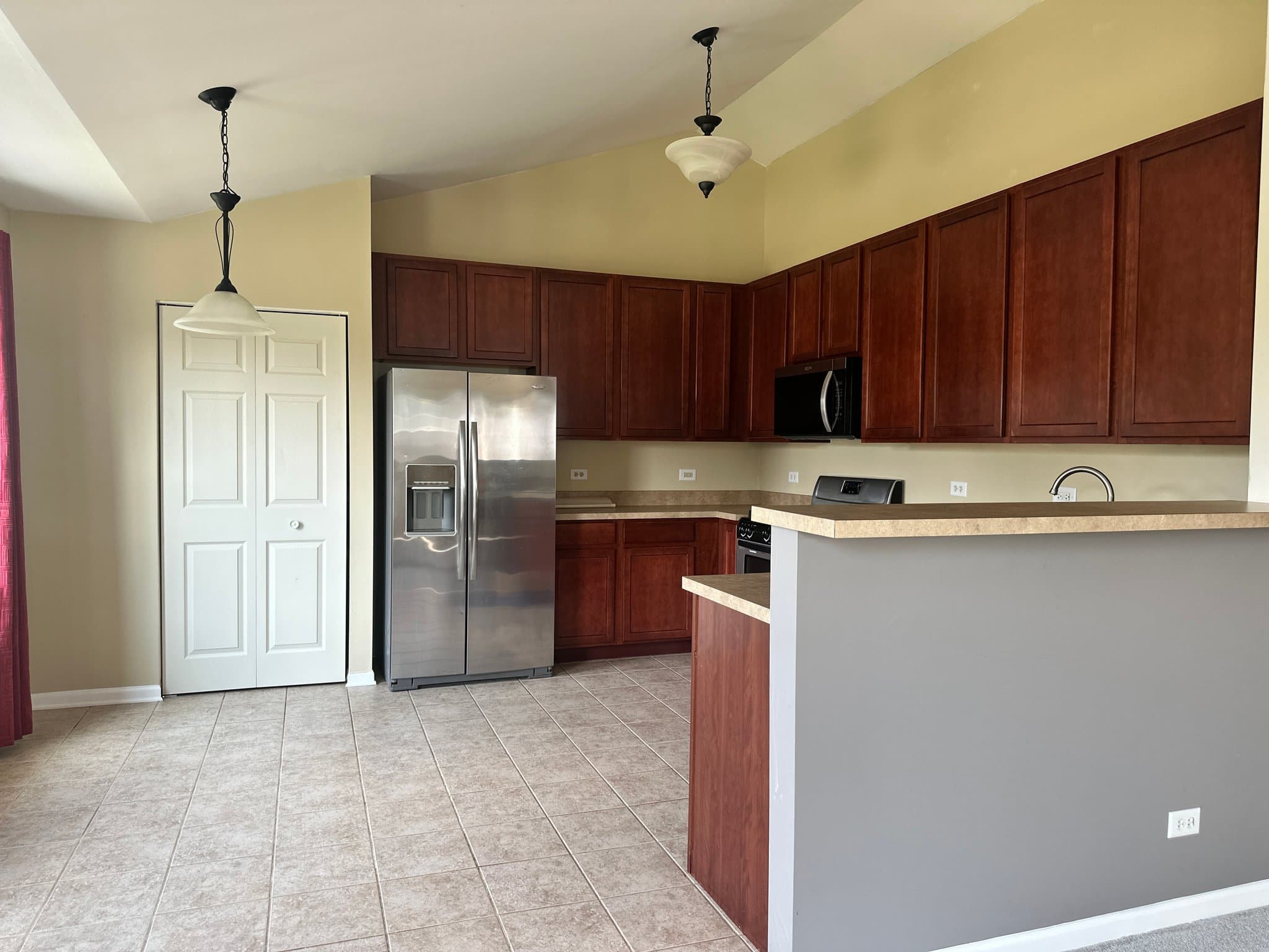Lakemoor Townhome: 659 Arbor Cir