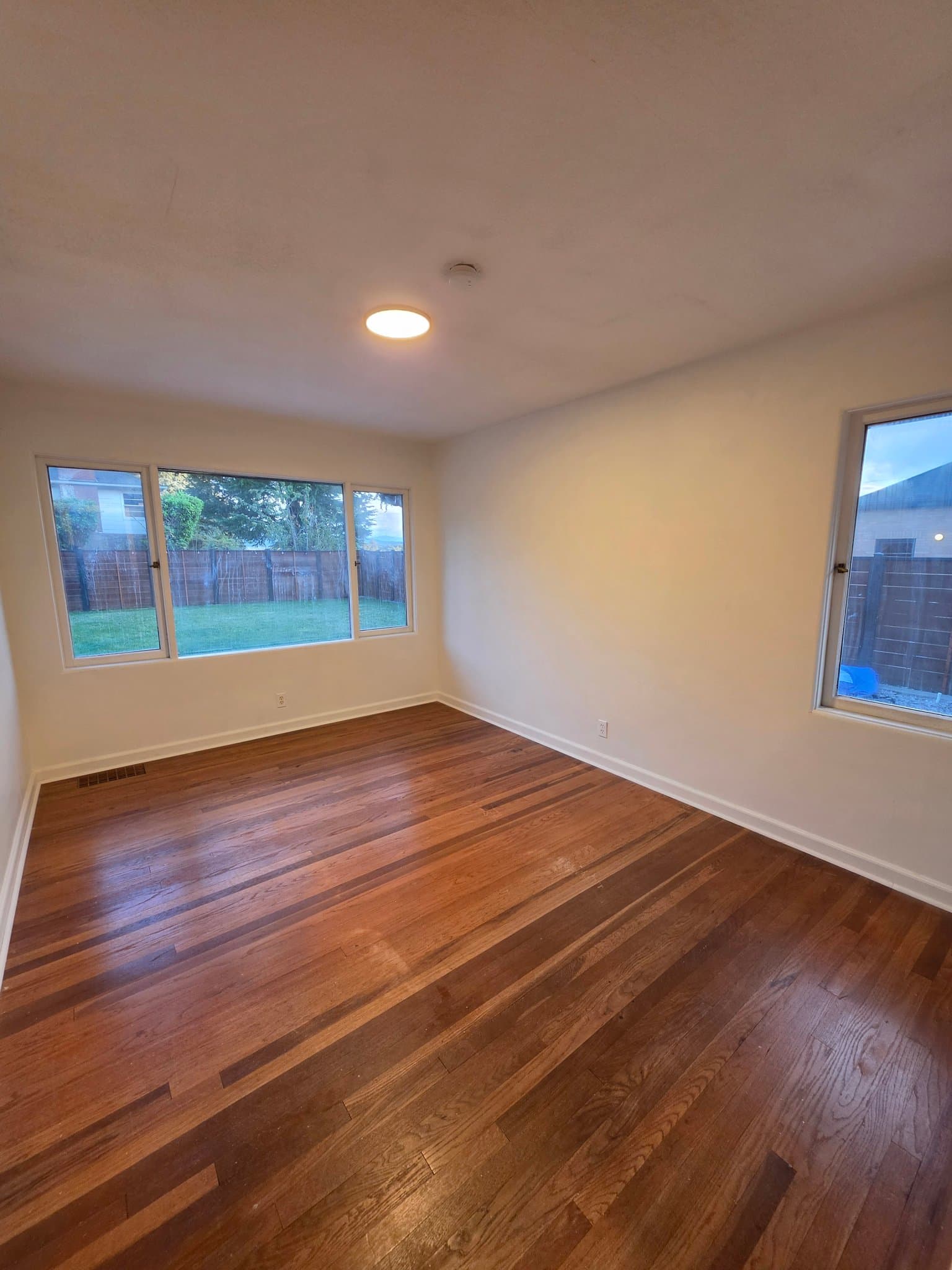 Camas House: 1114 NE 6th Ave