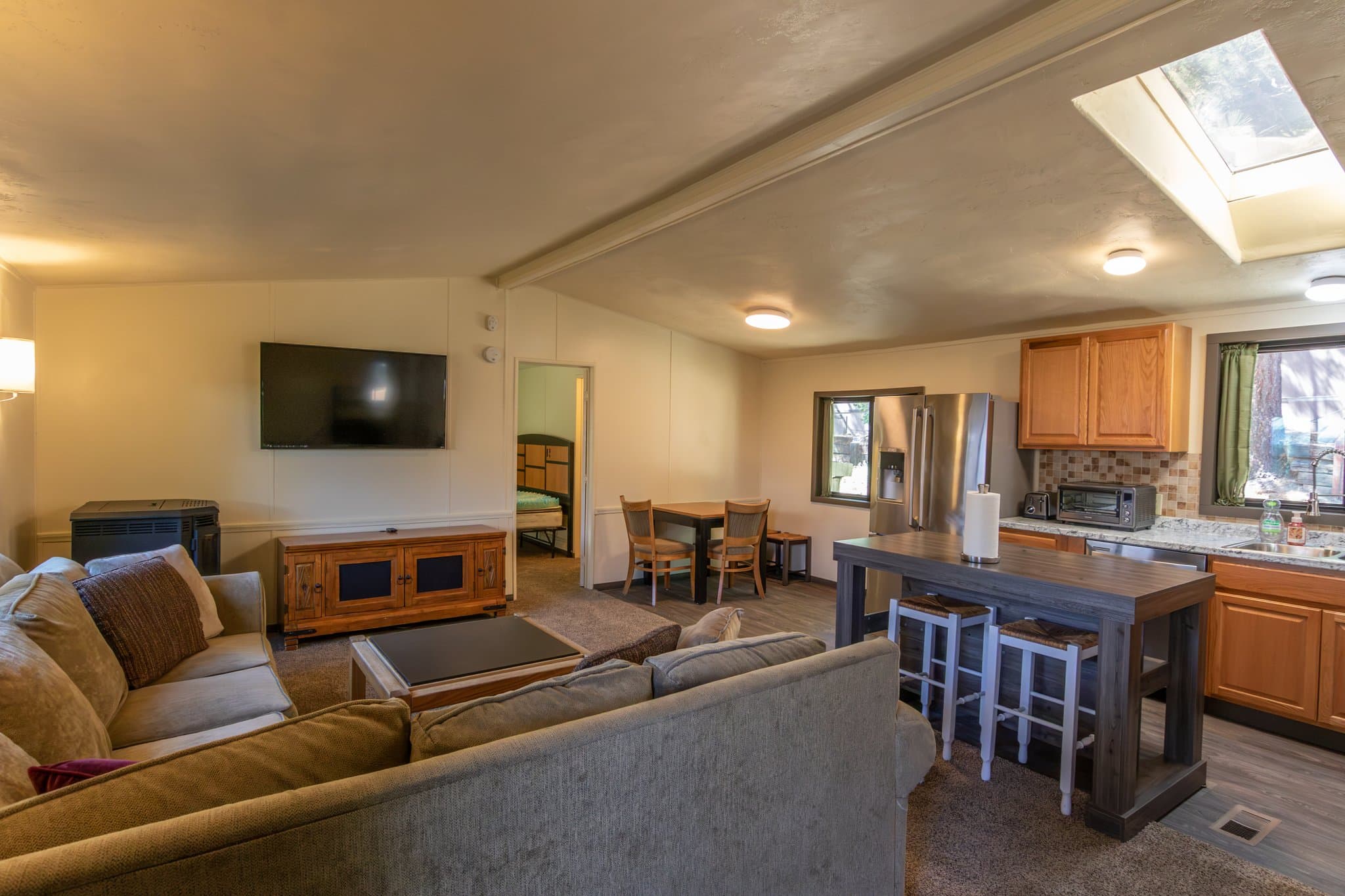 Mammoth Lakes Single Room: 100 Ski Trails Road