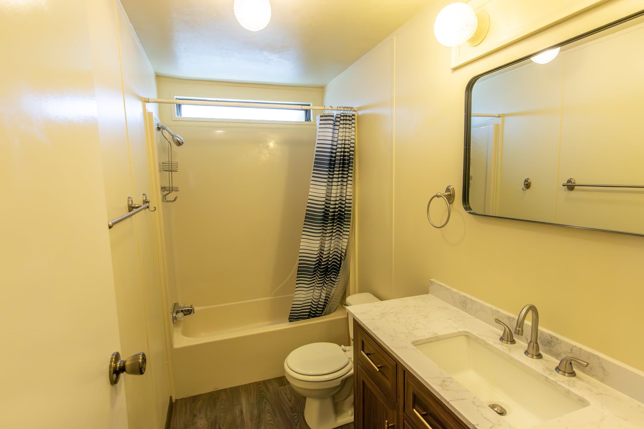 Mammoth Lakes Single Room: 100 Ski Trails Road