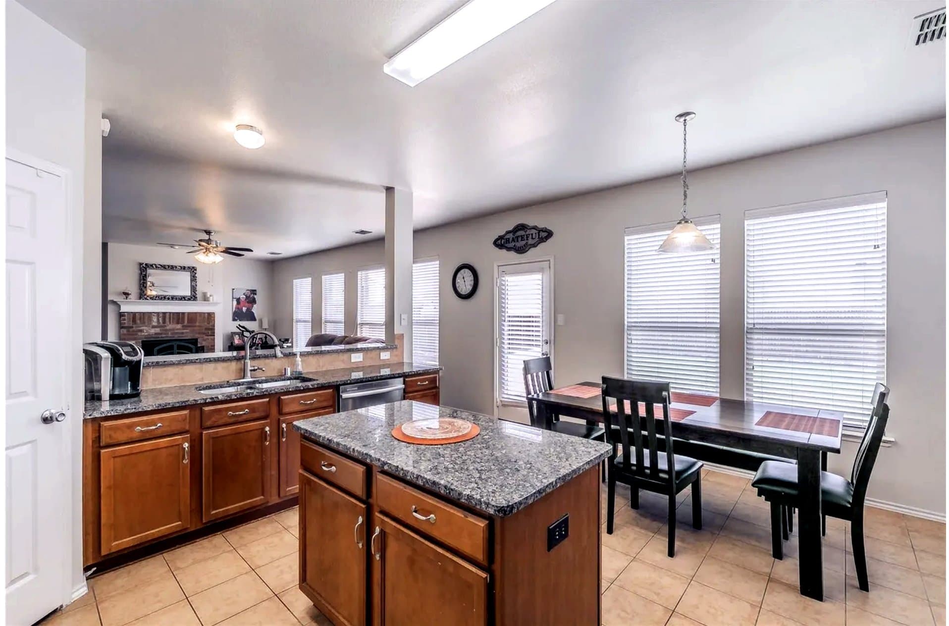 Melissa House: 3006 Pinecrest Dr