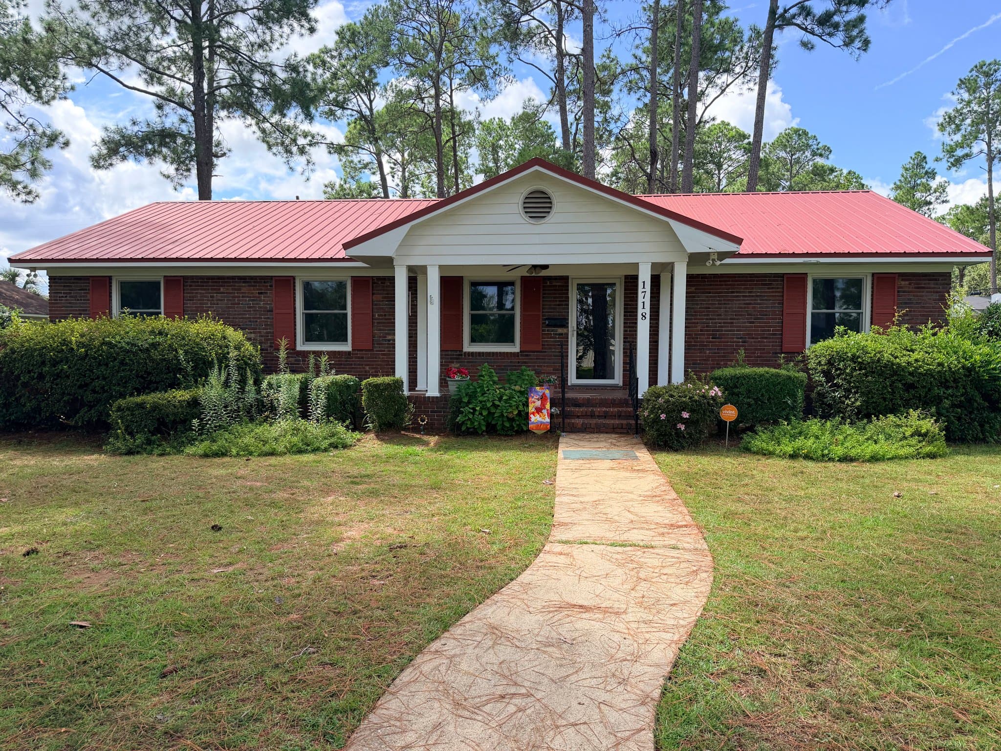 Albany House: 1718 Myrtle Rd