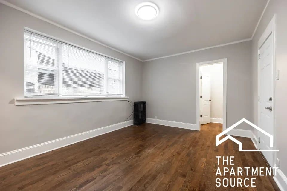 Chicago Apartment: 6912 North Ashland Avenue #403 Chicago, IL 60626