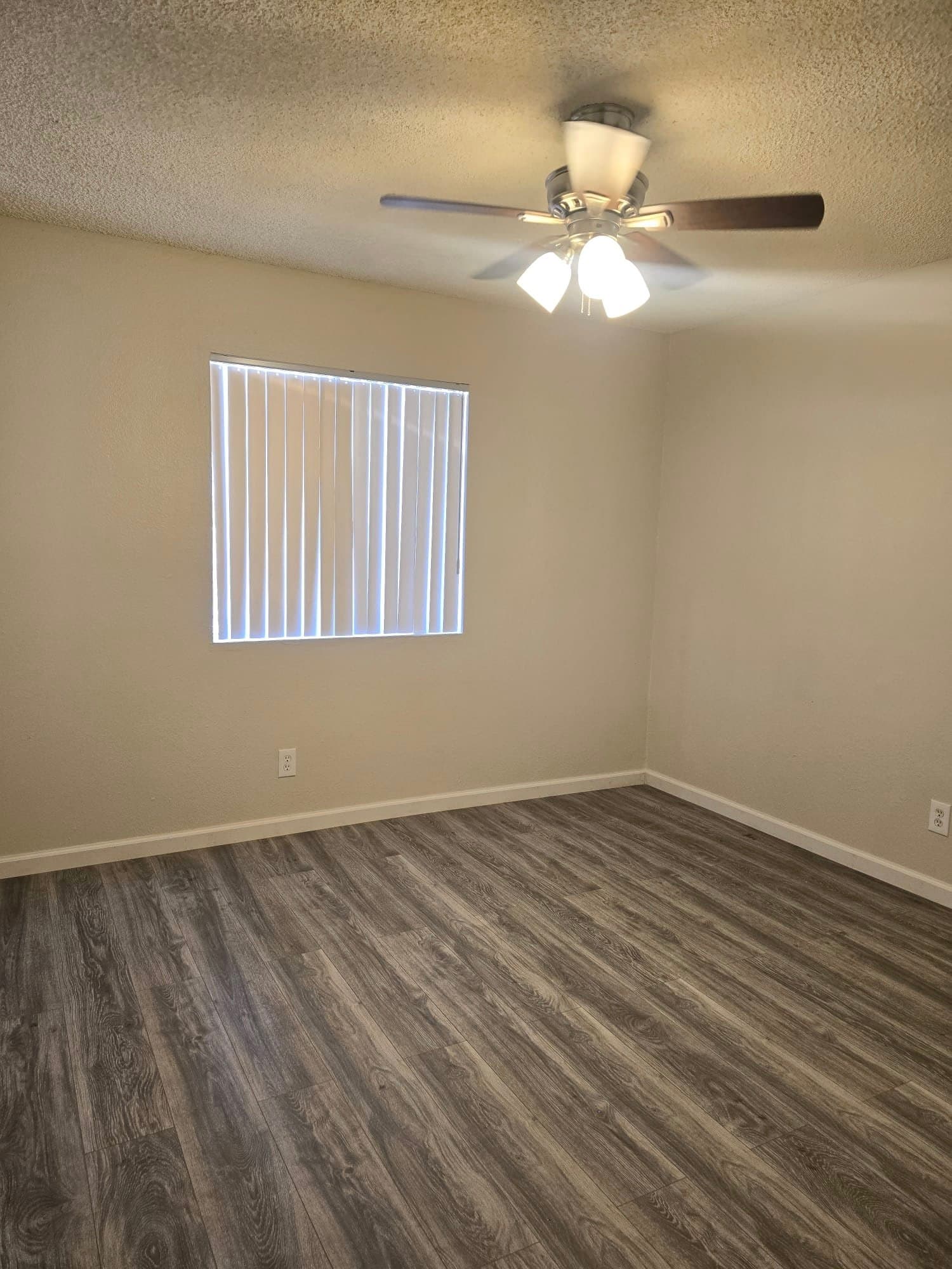 Riverside Apartment: 5906 Challen Ave