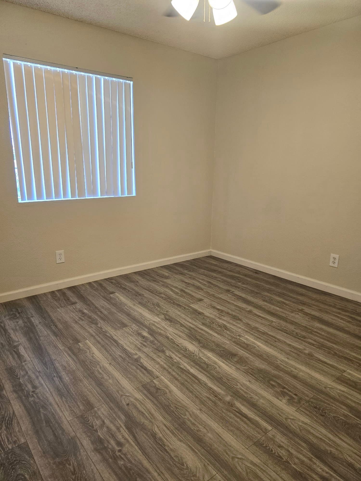 Riverside Apartment: 5906 Challen Ave