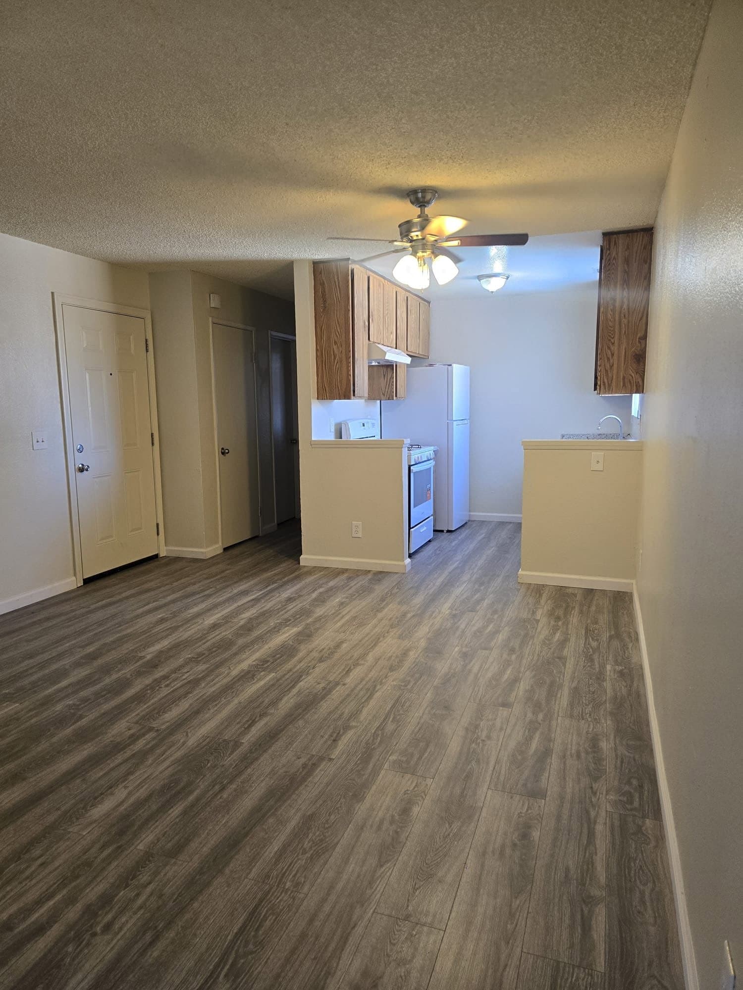 Riverside Apartment: 5906 Challen Ave